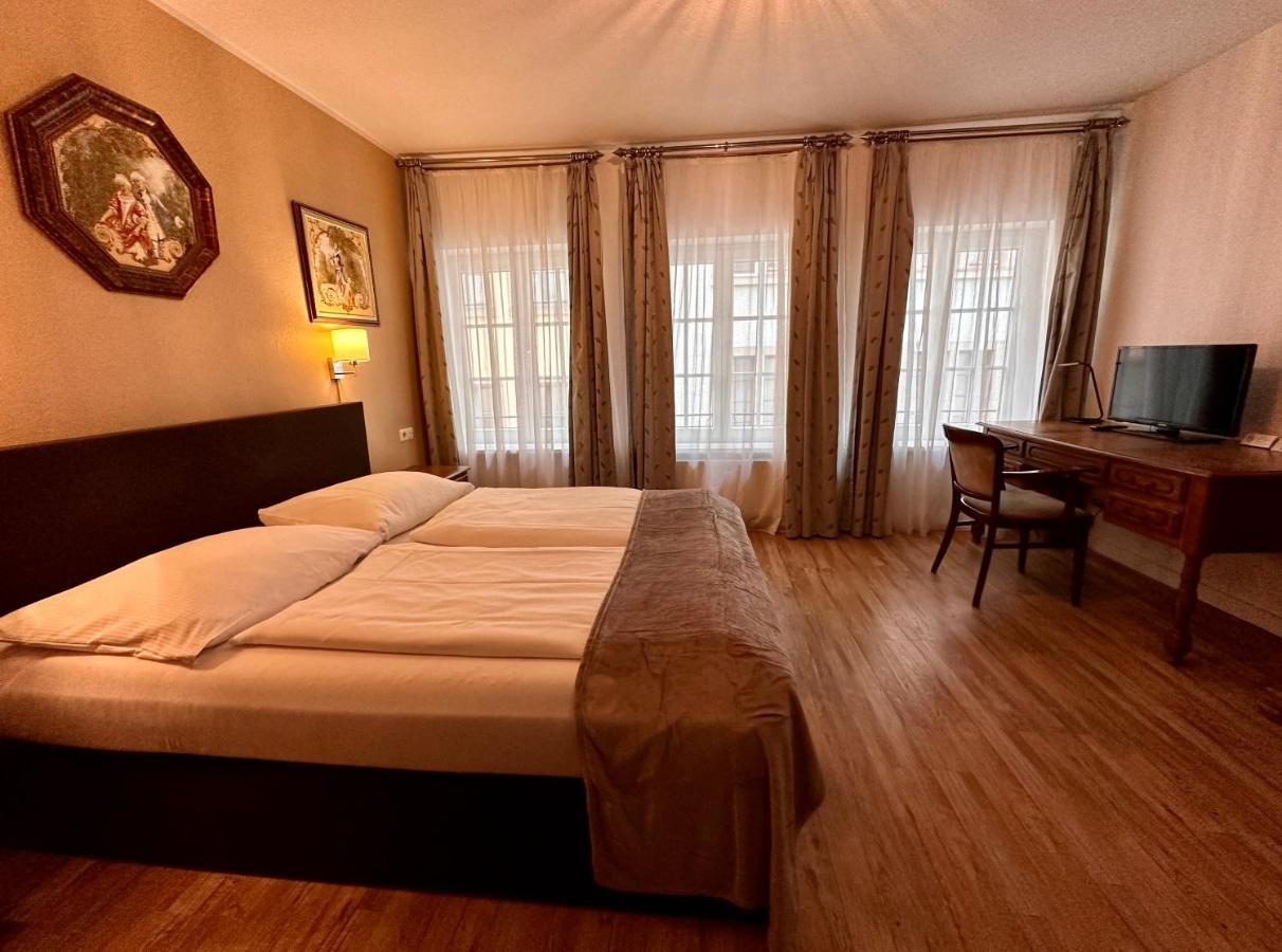 Altstadthotel Hayk Am Rhein Kolonia Zewnętrze zdjęcie