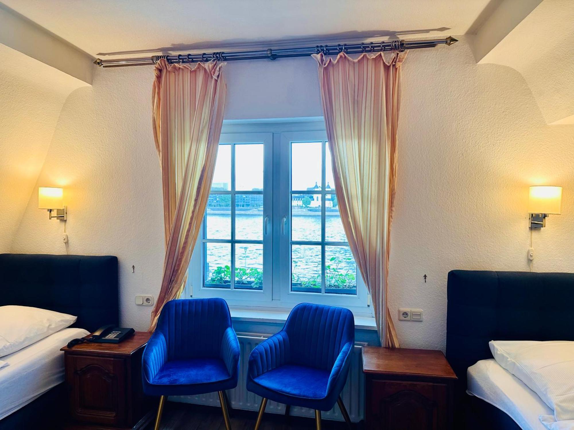 Altstadthotel Hayk Am Rhein Kolonia Zewnętrze zdjęcie