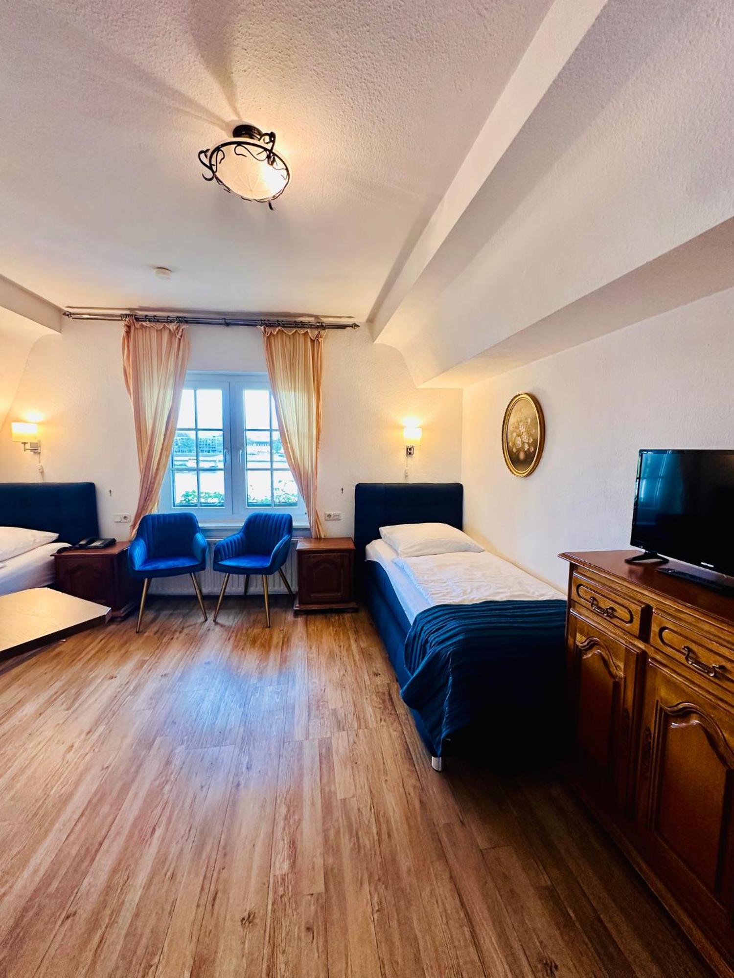 Altstadthotel Hayk Am Rhein Kolonia Zewnętrze zdjęcie